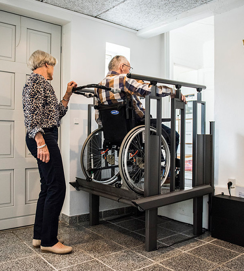 Choosing a Wheelchair Lift to Fit Your Needs